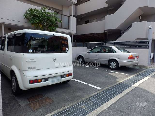 敷地内駐車場（屋外平面式）