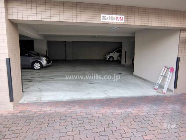駐車場出入り口