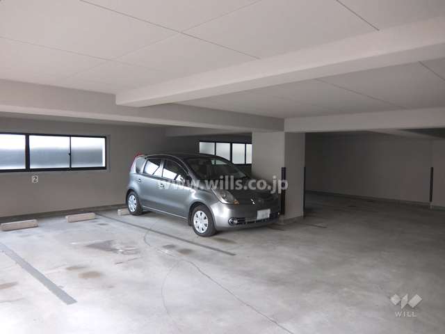 敷地内駐車場（屋内平面式）