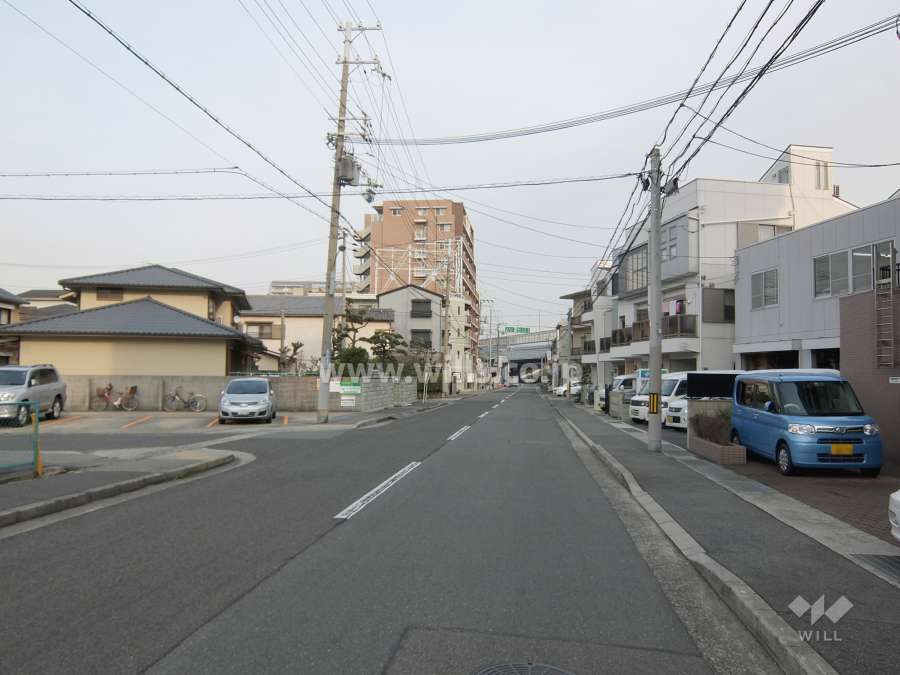 敷地北側の前面道路