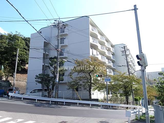 荒神山マンションの外観（南西側から）