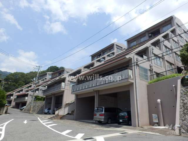 荒神山住宅の2号棟と3号棟