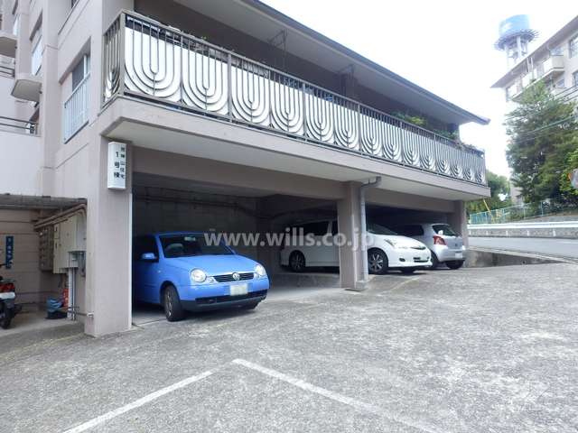 1号棟の敷地内駐車場（平面式）