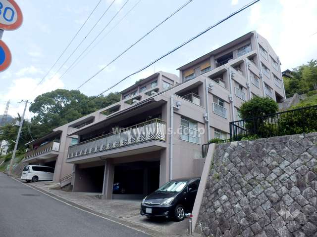荒神山住宅3号棟の外観（南西側から）
