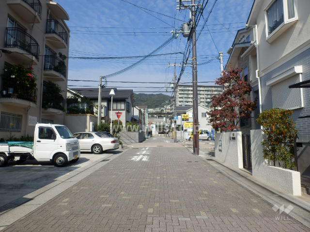 敷地東側の前面道路