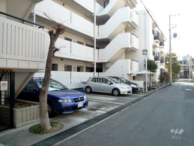 敷地内駐車場（屋外平面式）
