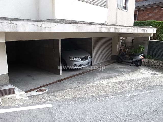 敷地内駐車場（屋内平面式）
