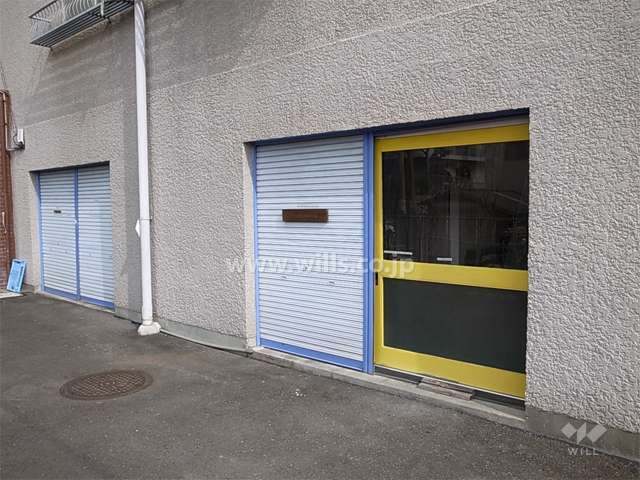 1階に店舗部分があります。