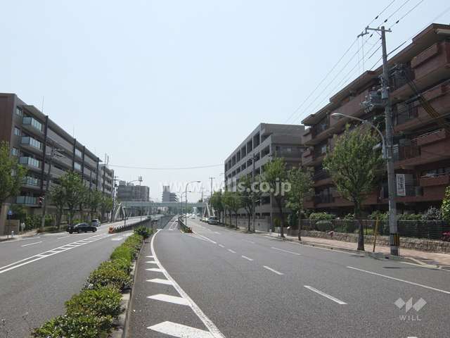 敷地南側は山手幹線です。
