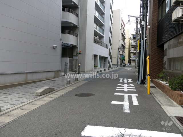 敷地東側の前面道路