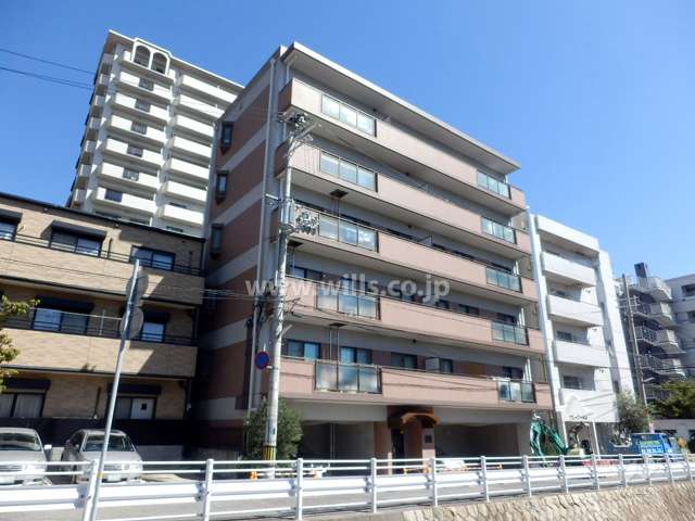 東急ドエルアルス本山エスタシアの外観（北西側から）