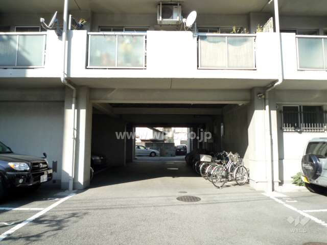 敷地内駐車場（屋外平面式、屋内平面式）