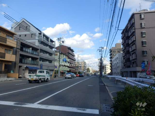 敷地北側の前面道路