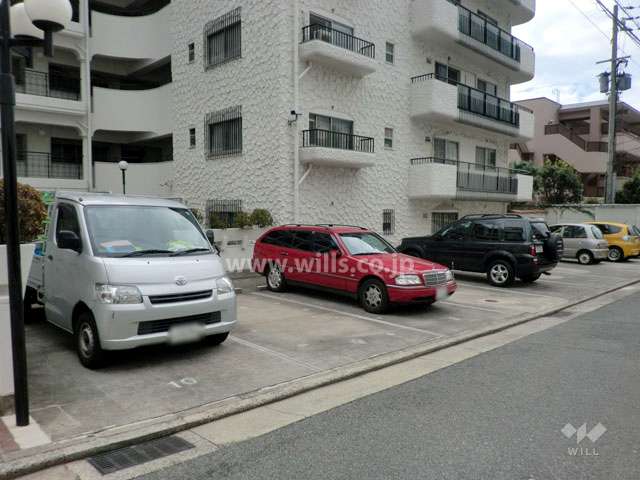 敷地内駐車場（屋外平面式）