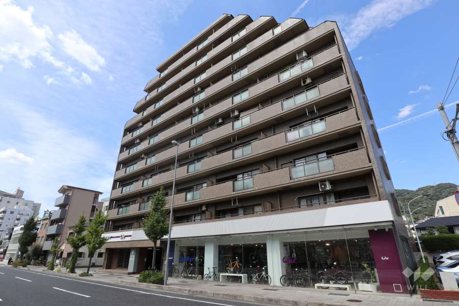 本山グランドハイツの外観（南側から）