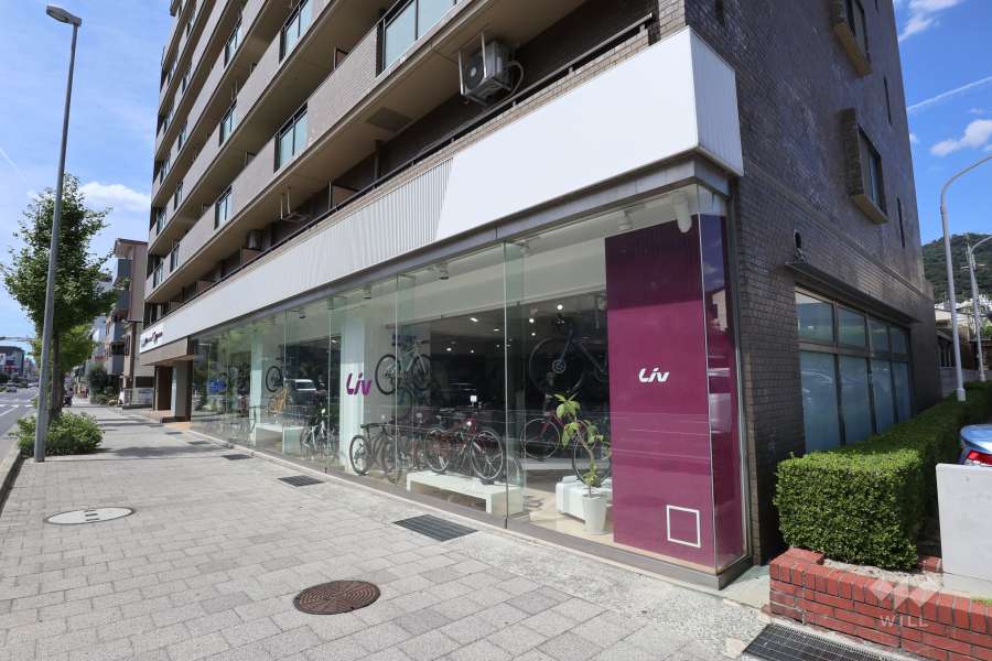 1階部分には店舗があります。