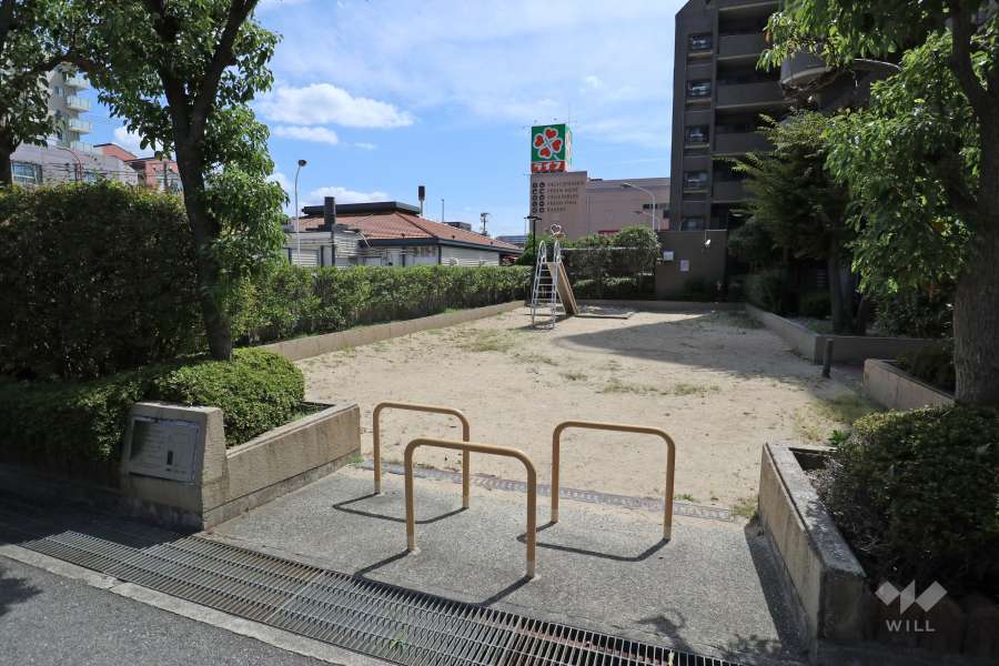 敷地に隣接する提供公園