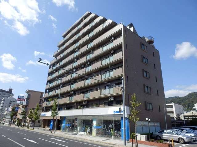 本山グランドハイツの外観（南東側から）