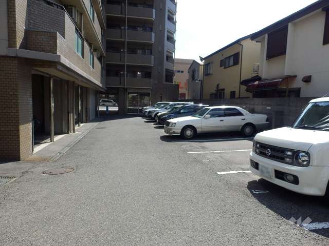 敷地内駐車場（屋外平面式）