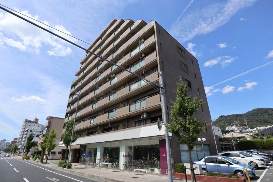 本山グランドハイツの外観（南東側から）