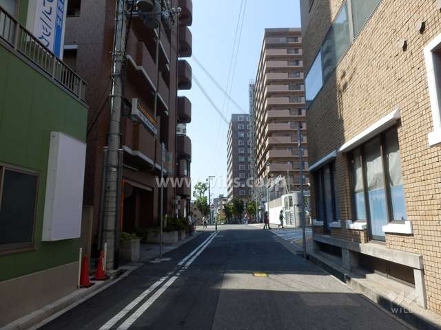 敷地北側の前面道路