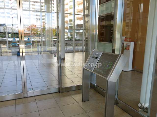 エントランスはオートロック付きです。