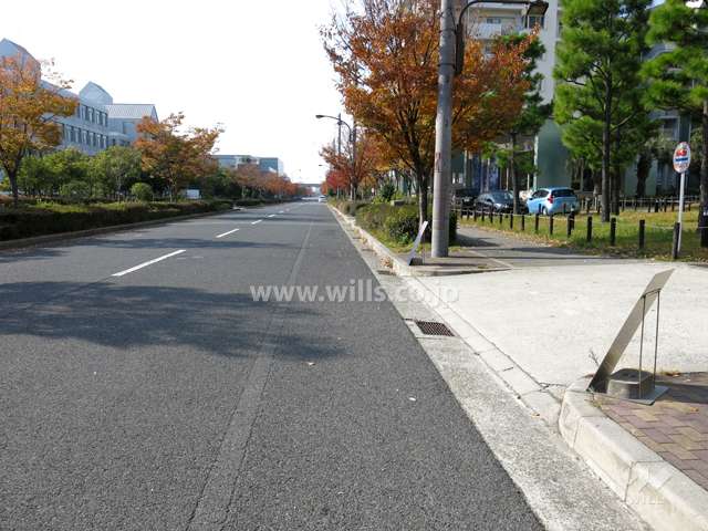 敷地南側の前面道路