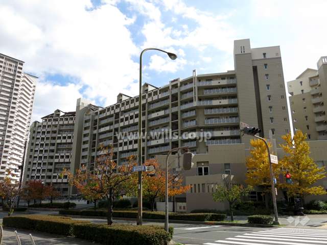 RICイーストコート7番街3番館の外観（北西側から）※左側