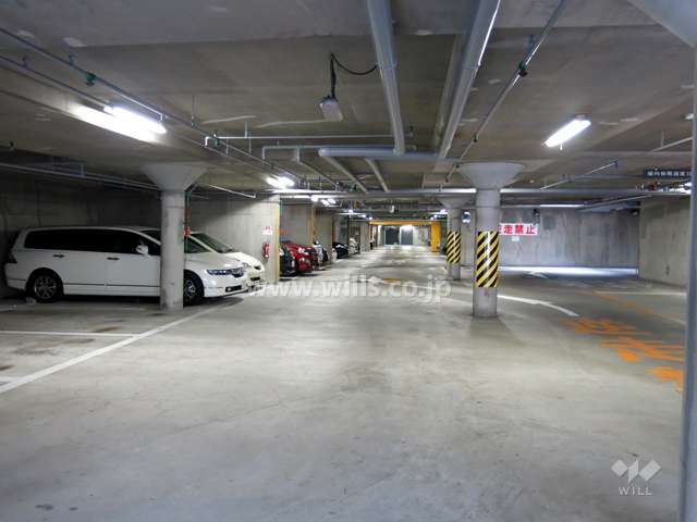 地階の敷地内駐車場（平面式）