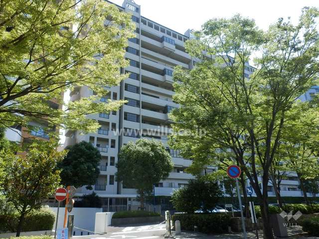 RICウエストコート4番街北棟3番館の外観（北東側から）