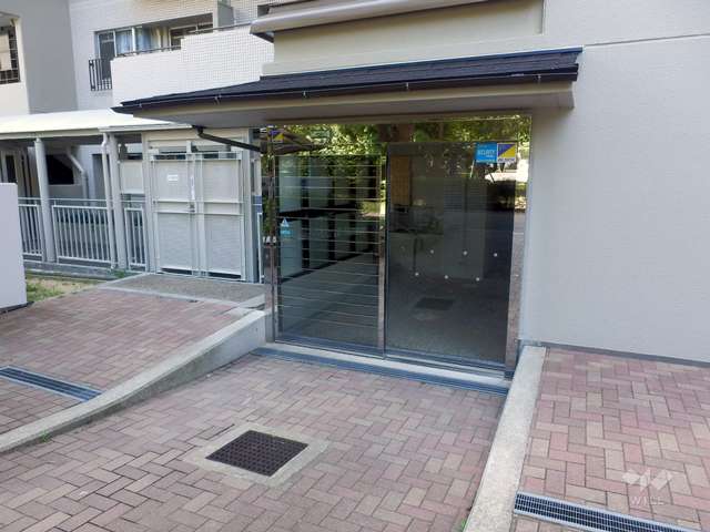 4番街西棟1番館のエントランス