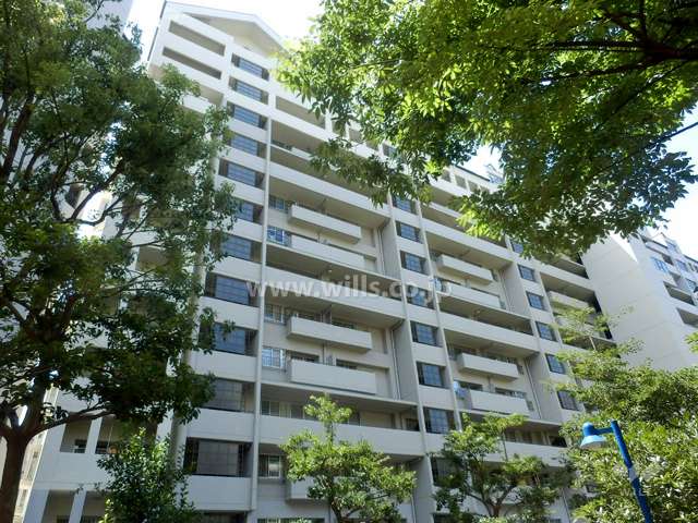 RICウエストコート4番街西棟2番館の外観（東側から）