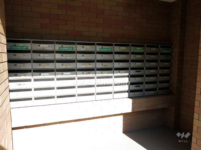 住戸入り口（共用ポスト）