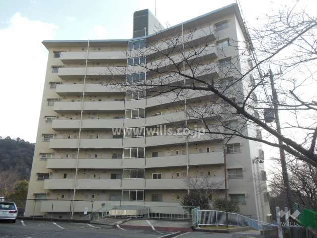 住吉台東住宅4号棟の外観（西側から）