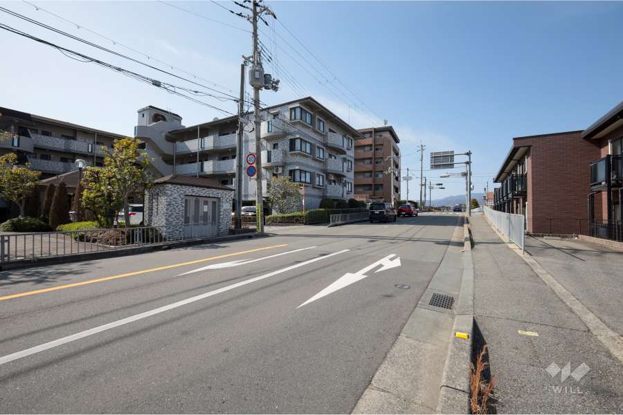 敷地北側の前面道路