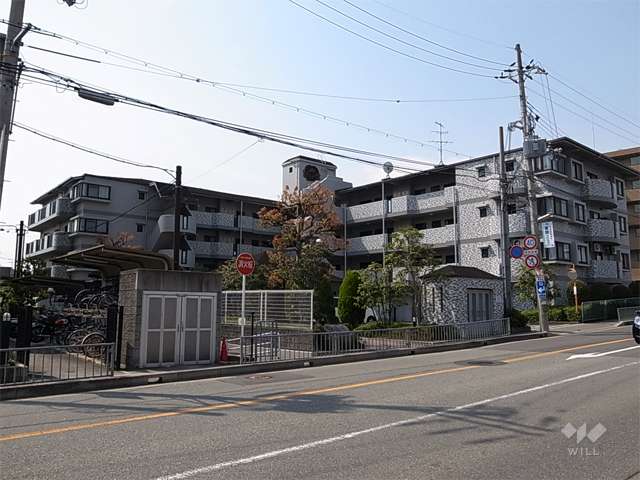 エンゼルハイム宝塚第5の外観（北東側から）　※手前は国道176号線です。