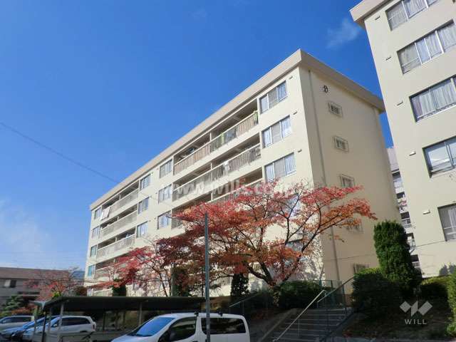 山御影マンションD棟の外観（南東側から）