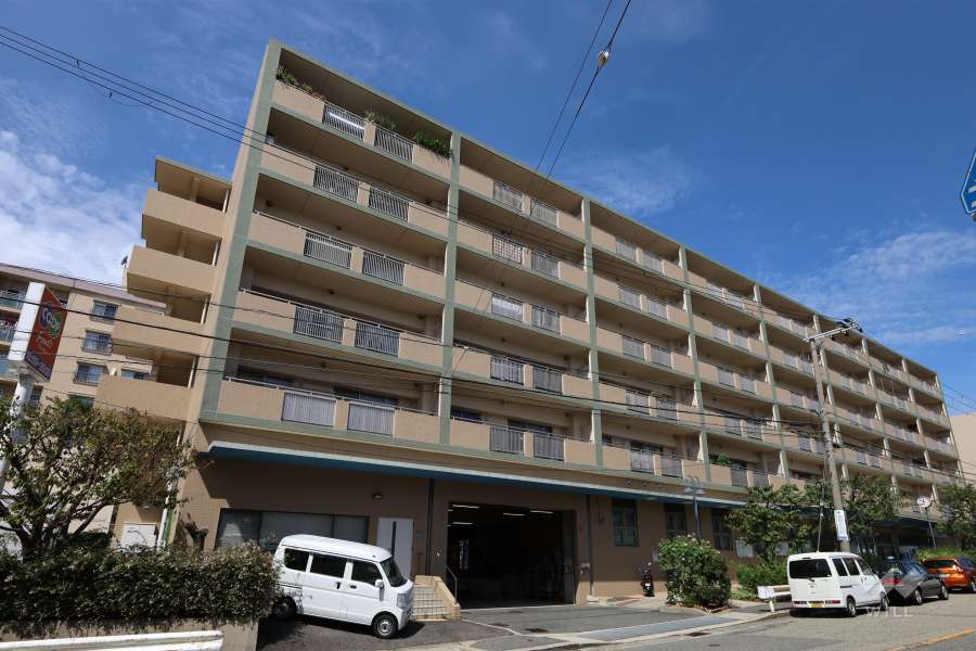 渦森台14号館の外観（南側から）