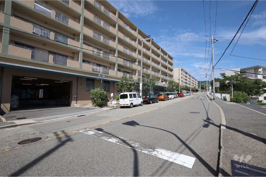 敷地南東側の前面道路