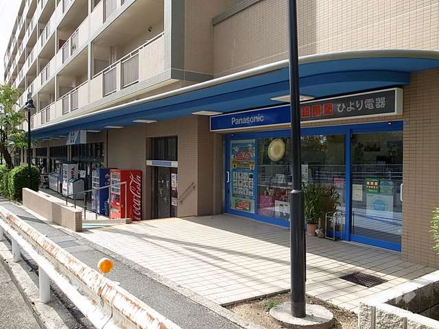 一階部分はコープなどの店舗部分になっています。