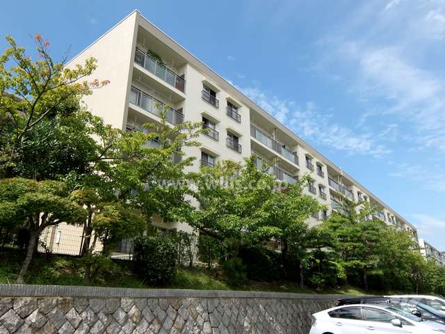 渦ヶ森コーポ16号館の外観（南側から）