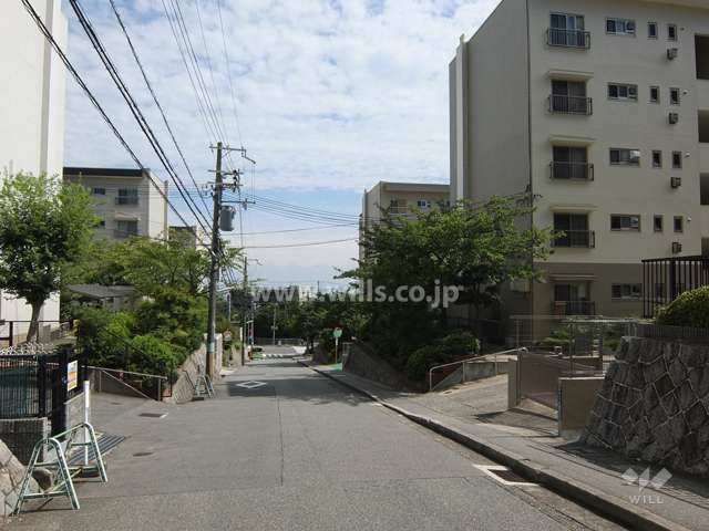 敷地北東側の前面道路
