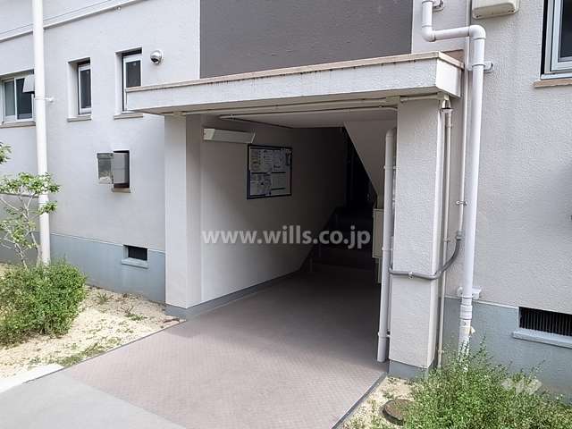 住戸入り口（共用ポスト）