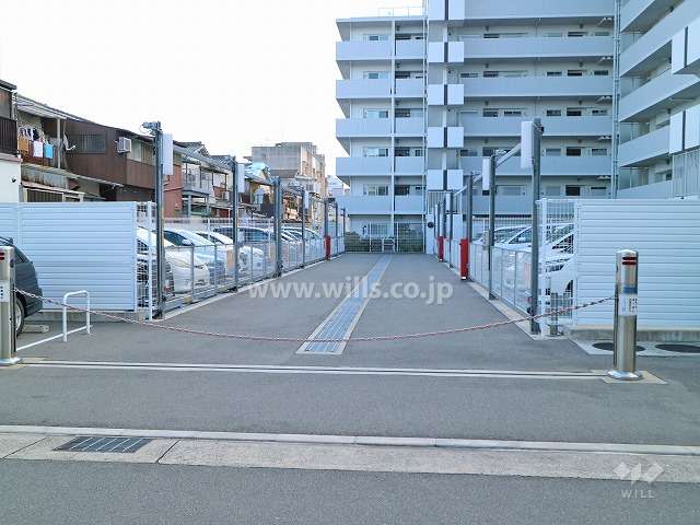 駐車場出入り口