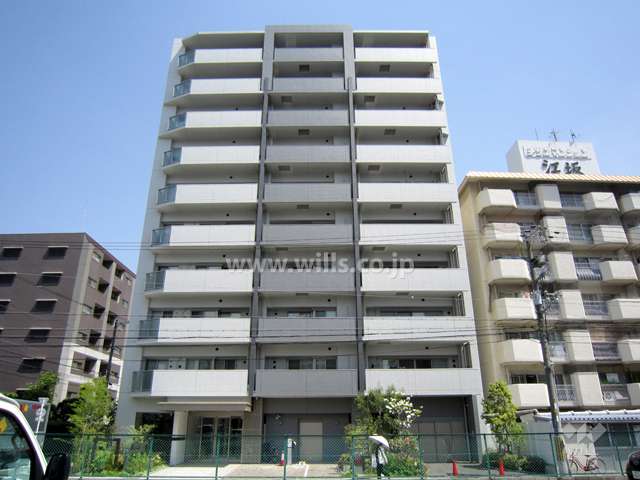 パークナード江坂垂水町の外観(西側から)