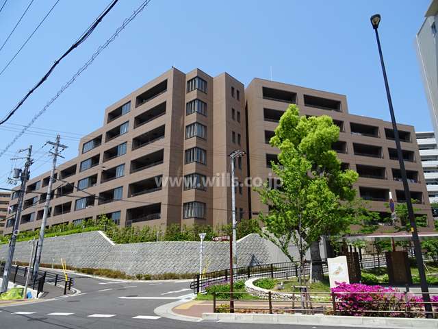ウェリス千里山レジデンスの外観（南東側から）
