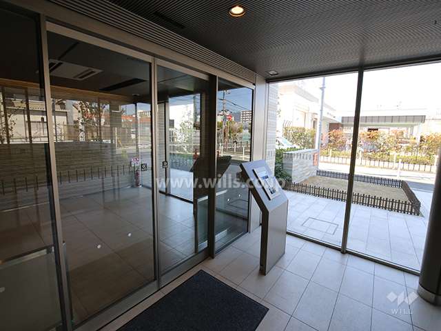 サブエントランスにもオートロックが設置されています。