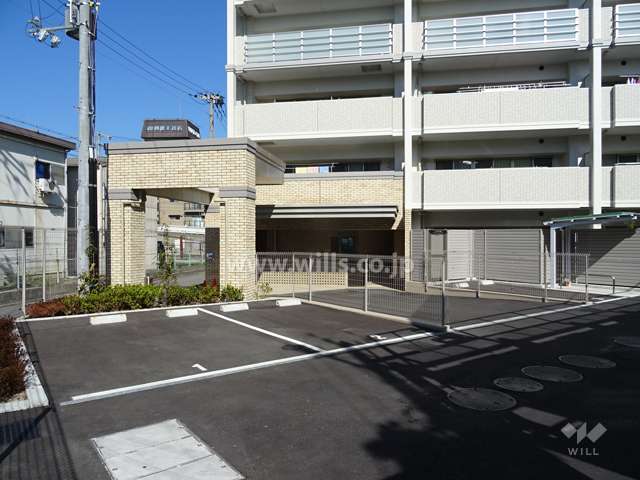 敷地内駐車場（屋外平面式）
