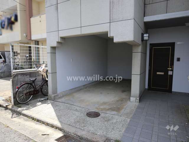 敷地内駐車場（屋内平面式）