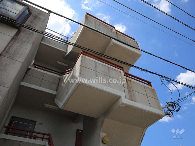 外壁は吹き付けです。